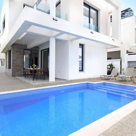 Villa Queen Isabella Protaras Exteriör bild